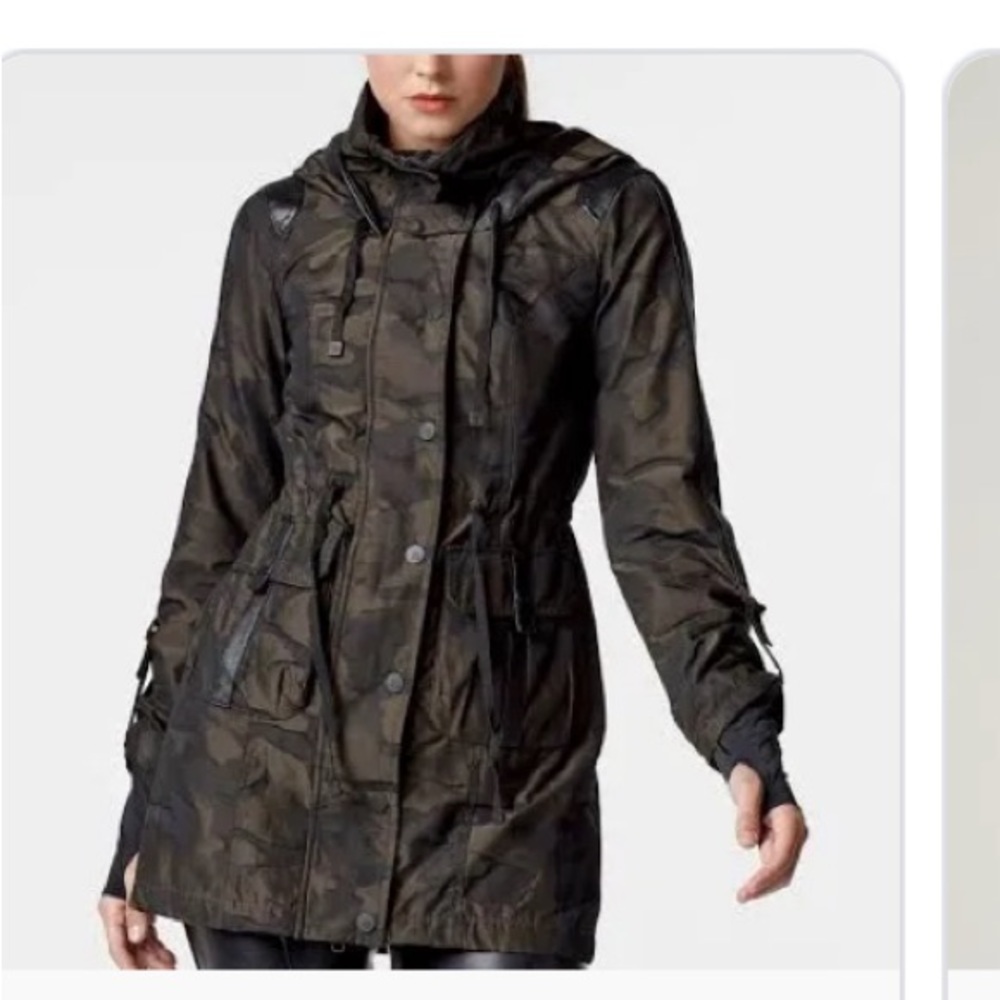 Women’s Blanc Noir Camouflage Jacket L